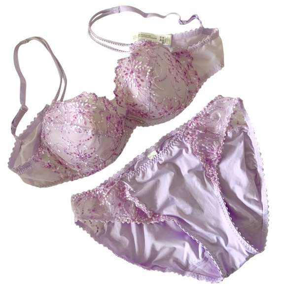 Marie Jo lilac lace bra and panty set - Picture 12 of 12